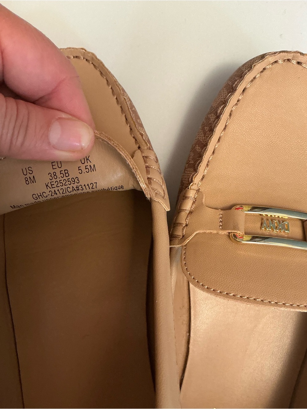 2418 - DKNY Tan Monogram Logo Loafers Driver Moccasins Gold Hardware Size 8M - Picture 8 of 10